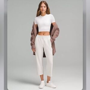 NWT LULULEMON Softstreme High-Rise Cropped Pant color BONE Size 8